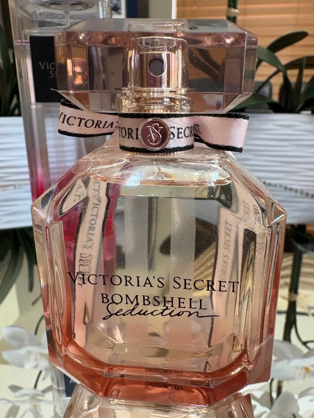 Brand New Victoria's Secret 1.7 oz. Bombshell Seduction w/ Bombshell Mist - Picture 2 of 6